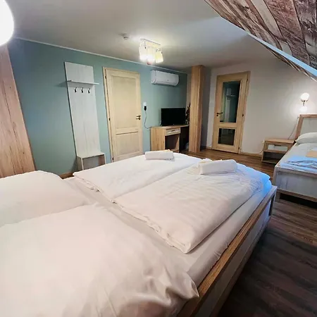 Eged Panzió Bed and breakfast